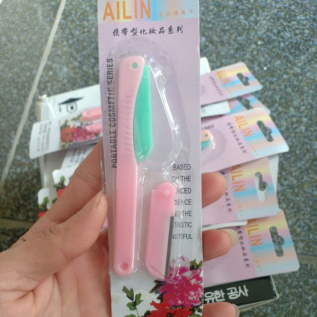 Cạo Mày , Cạo Râu Ailin