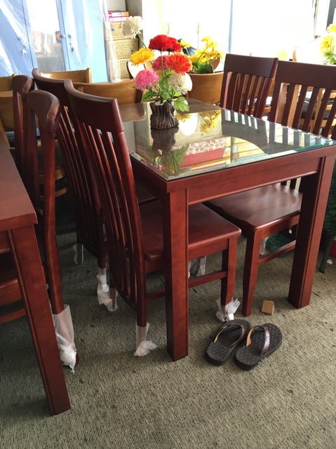 Bàn ăn gỗ xoan đào