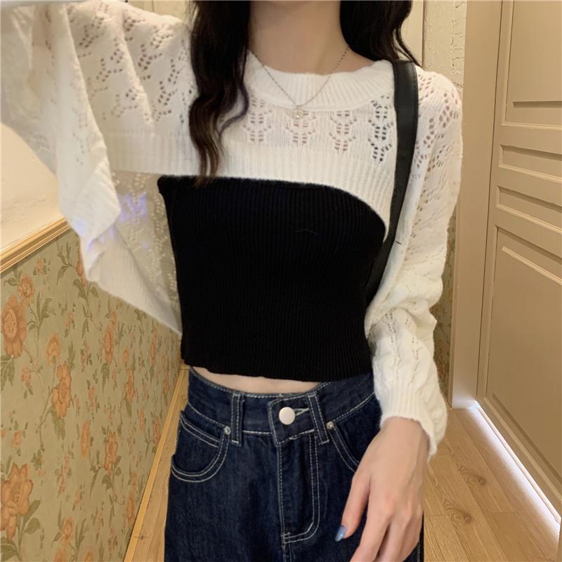 Áo sweater IELGY dài tay thiết kế dáng ngắn rộng hở thời trang Hàn Quốc cho nữ