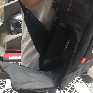 Túi đeo chéo Givi TR30N Đen(Travel Sling Bag)