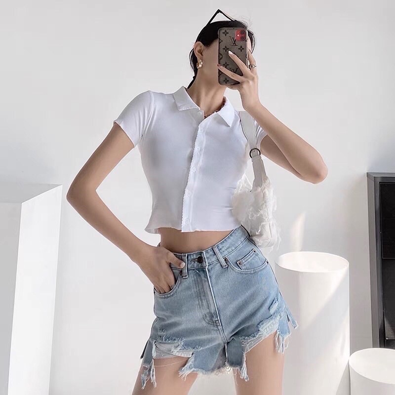 [Mã 11FASHIONSALE1 giảm 10k đơn 50k] (Sẵn) Áo polo tay ngắn dáng croptop trắng cổ bẻ cài nút cực xinh | BigBuy360 - bigbuy360.vn