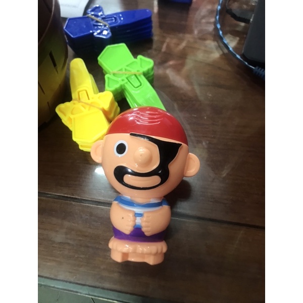 Đâm Hải Tặc khổng lồ loại 24 kiếm