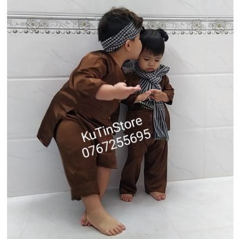 Bà ba nông dân cho bé