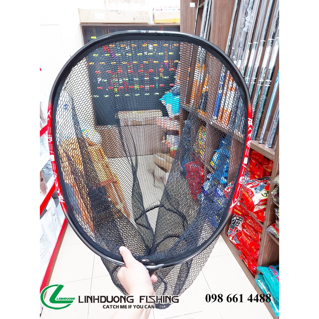 Mặt vợt săn hàng