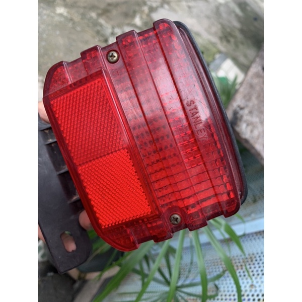 Honda win 100 / đèn hậu win 100