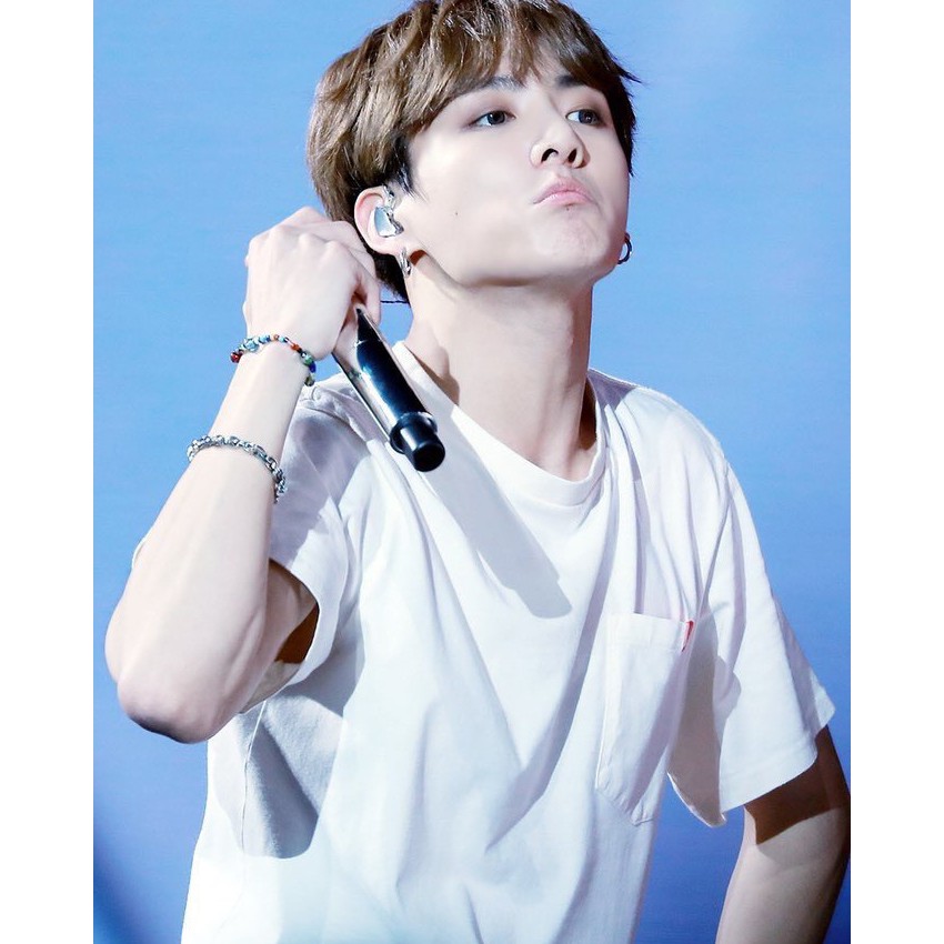 Vòng Tay Hạt Pha Lê Giống Jungkook