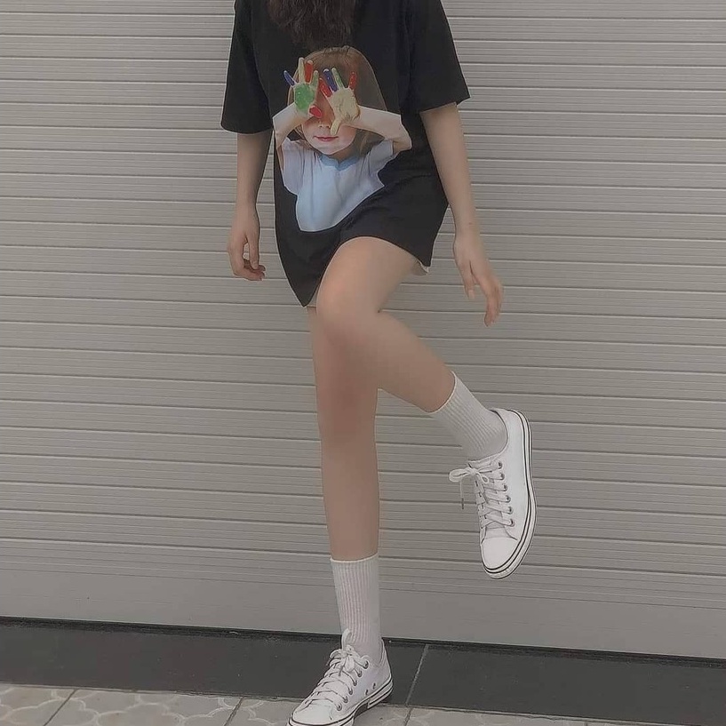 Áo Thun ADLV Bé Màu Colorful Hands  - Ảnh Chụp Tại Shop