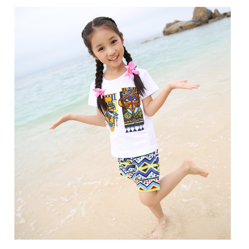 Áo gia đình Familylove - Mẫu Áo gia đình đi biển họa tiết Thổ cẩm lạ mắt Cotton 100%