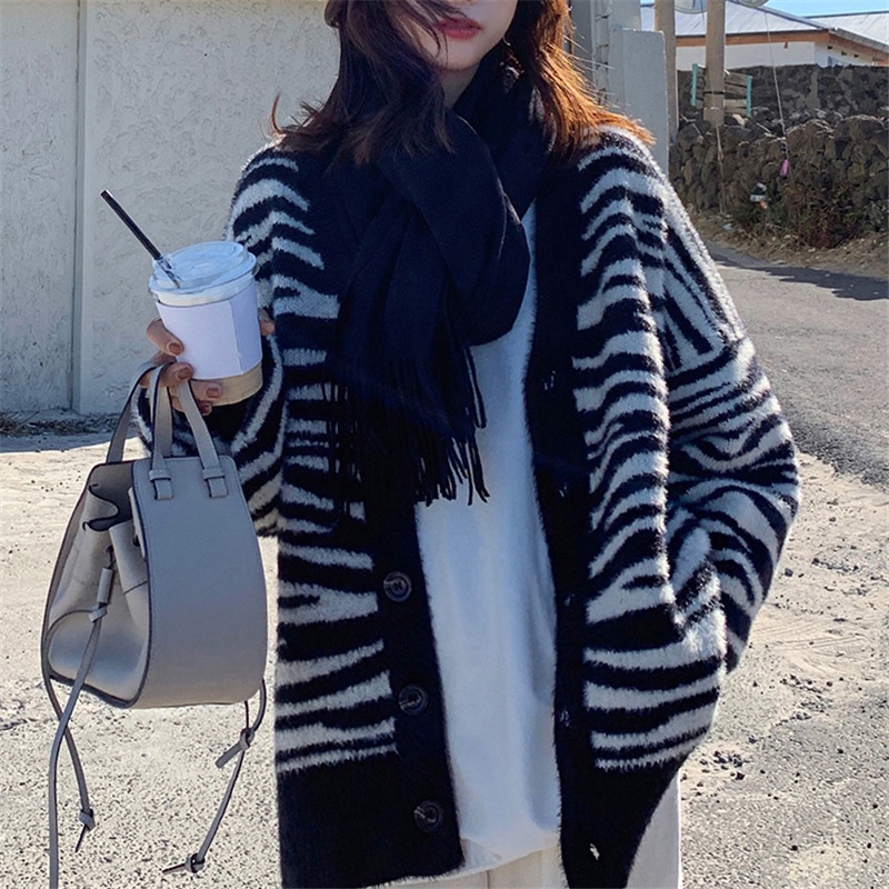 Áo khoác cadigan vằn đen len lông thỏ cao cấp phong cách Hàn Quốc | BigBuy360 - bigbuy360.vn
