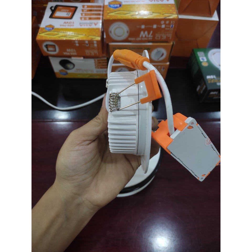 Đèn dowlight âm trần Asia bảo hành 2 năm...................................................................