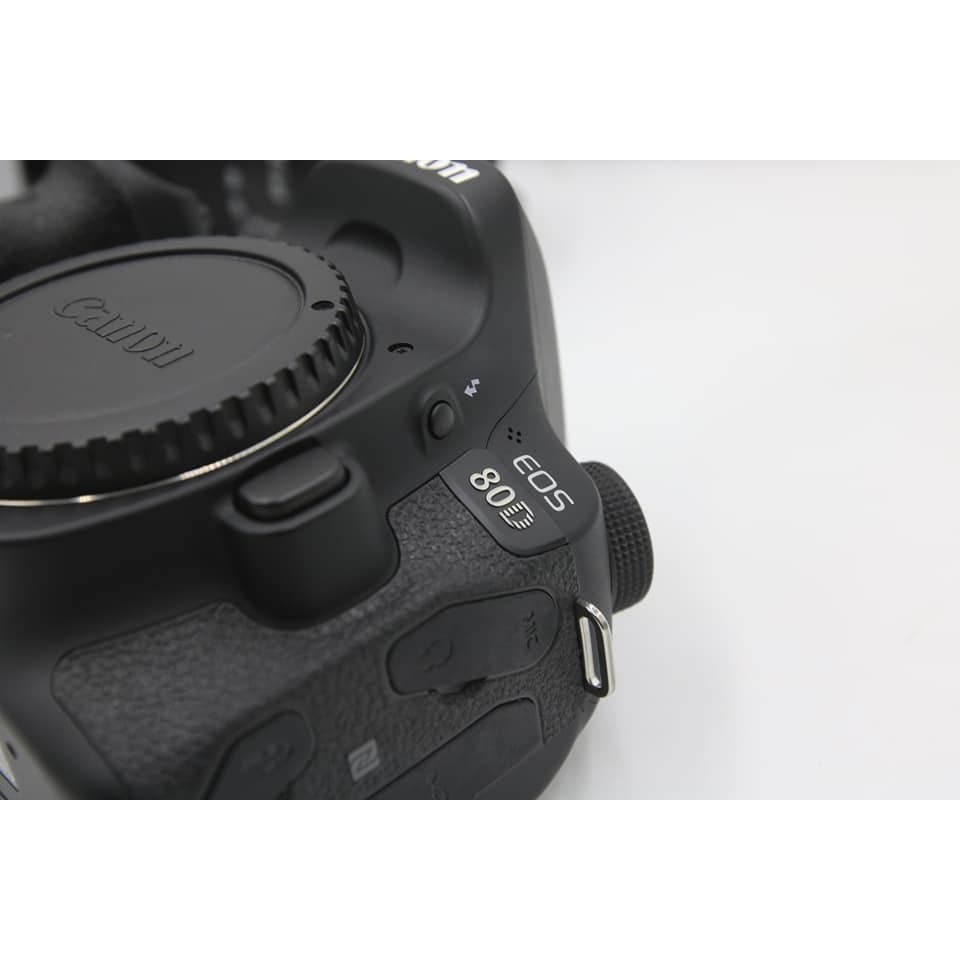 Máy ảnh Canon 80D kèm ống kính 18-135 STM ( body 2k shot)