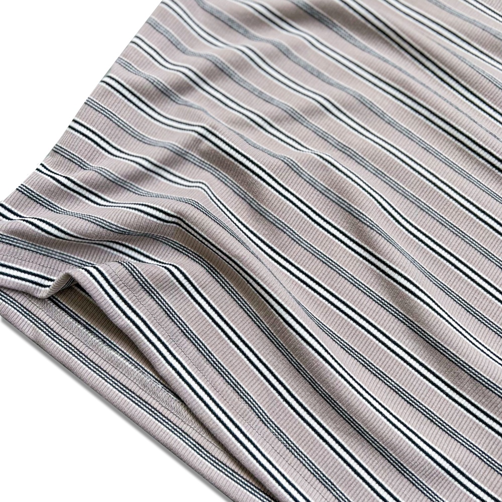 Áo Thun Gân Ngắn Tay Cổ Tròn Nâu Phối Sọc Đen BY COTTON Brown Black Stripes Ribbed Tee