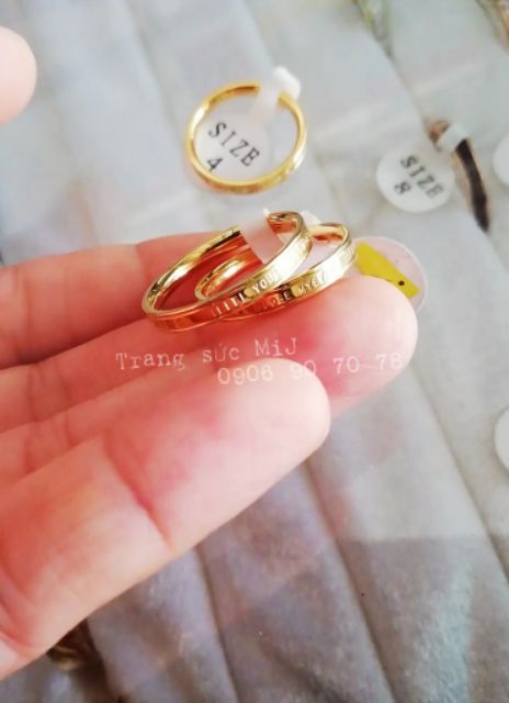 Giá 1 chiếc - Nhẫn titan chữ "I feel you even when I close myeyes"