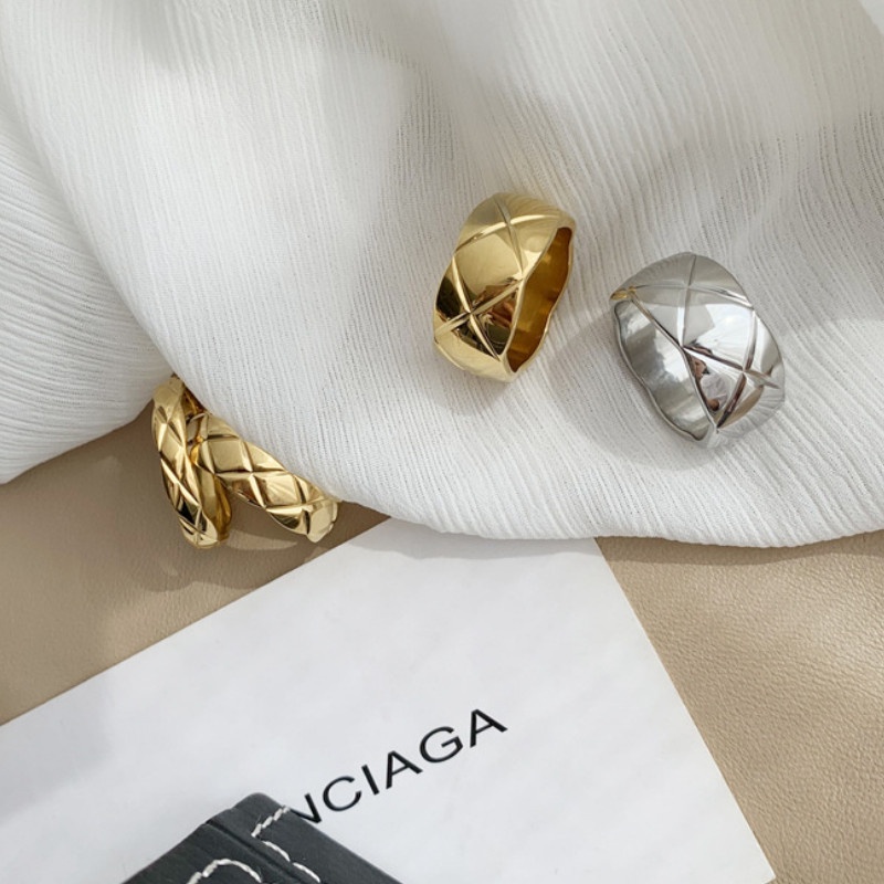 Nhẫn Nữ Khắc Chéo Bản To Titan Ko Đen TT 4153