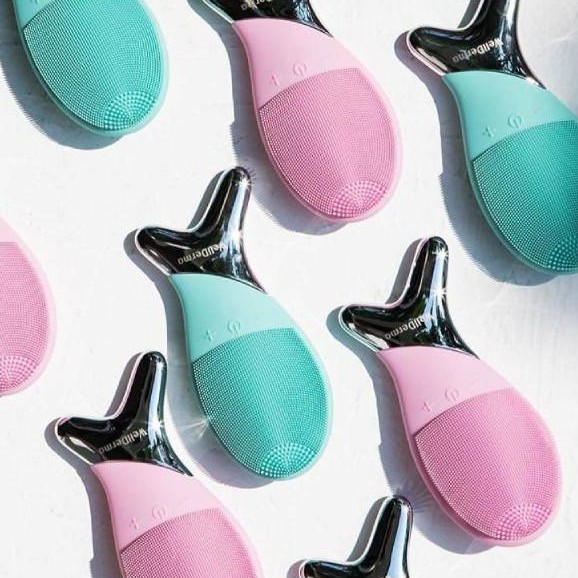[Mã COS1505 giảm 8% đơn 300K] Máy rửa mặt WellDerma hình con cá nhỏ gọn, tiện dụng Cleansing Fish Hàn Quốc NPP Shoptido | BigBuy360 - bigbuy360.vn
