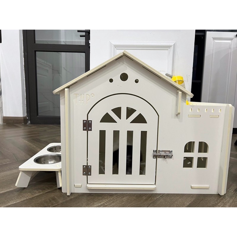 Size M, Nhà chó mèo GỖ NHỰA chống nước, để ngoài trời mưa nắng.