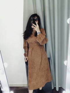 Váy nhung bi xoắn eo