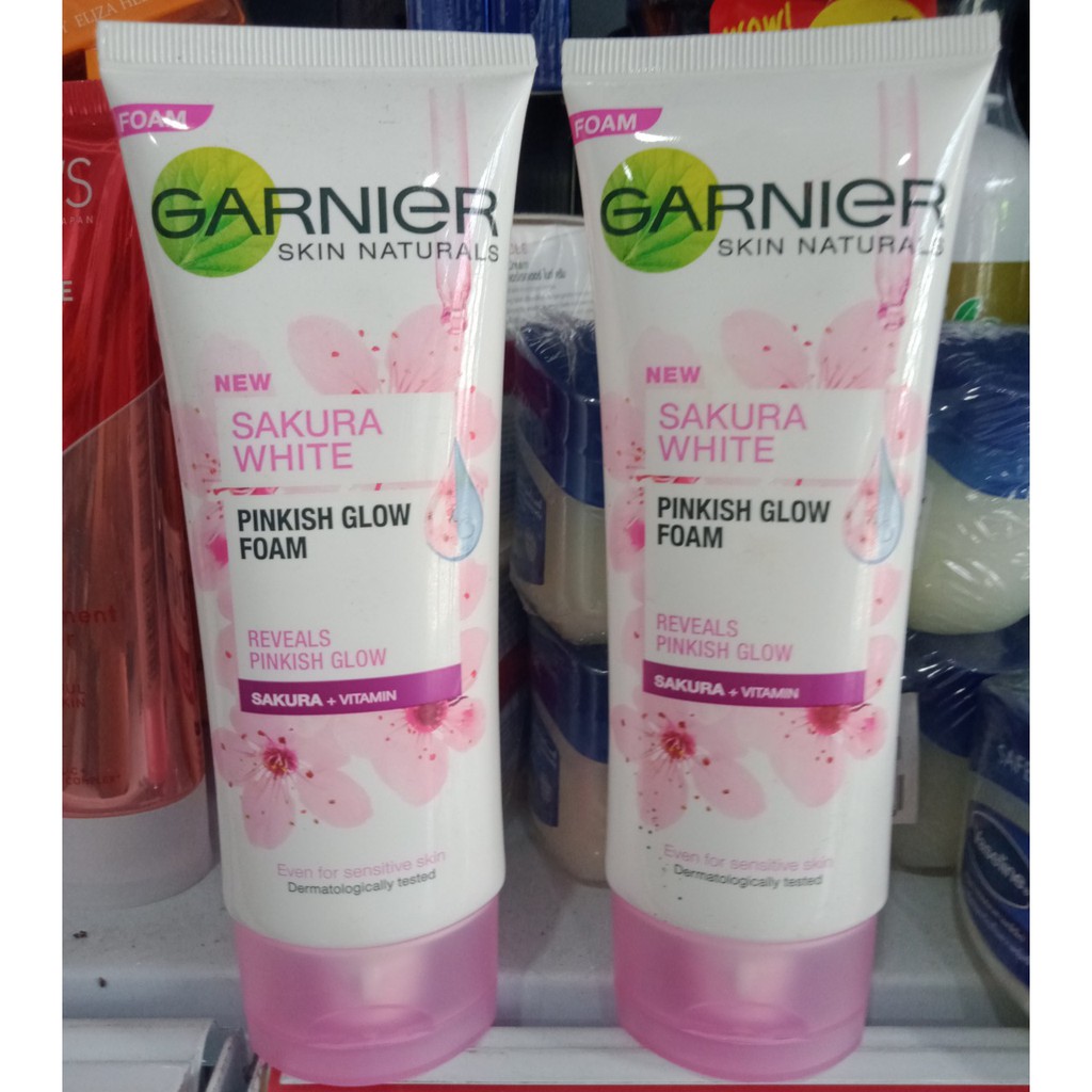 Sữa Rửa Mặt Garnier Sakura White 100ml