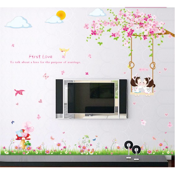 Decal trang trí Xích Đu đày hoa xinh cùng cặp đôi hôn nhau