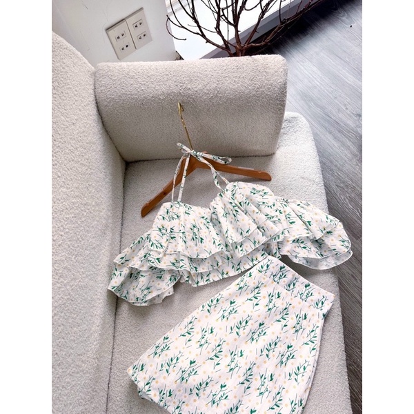 Set áo croptop chân váy hoa
