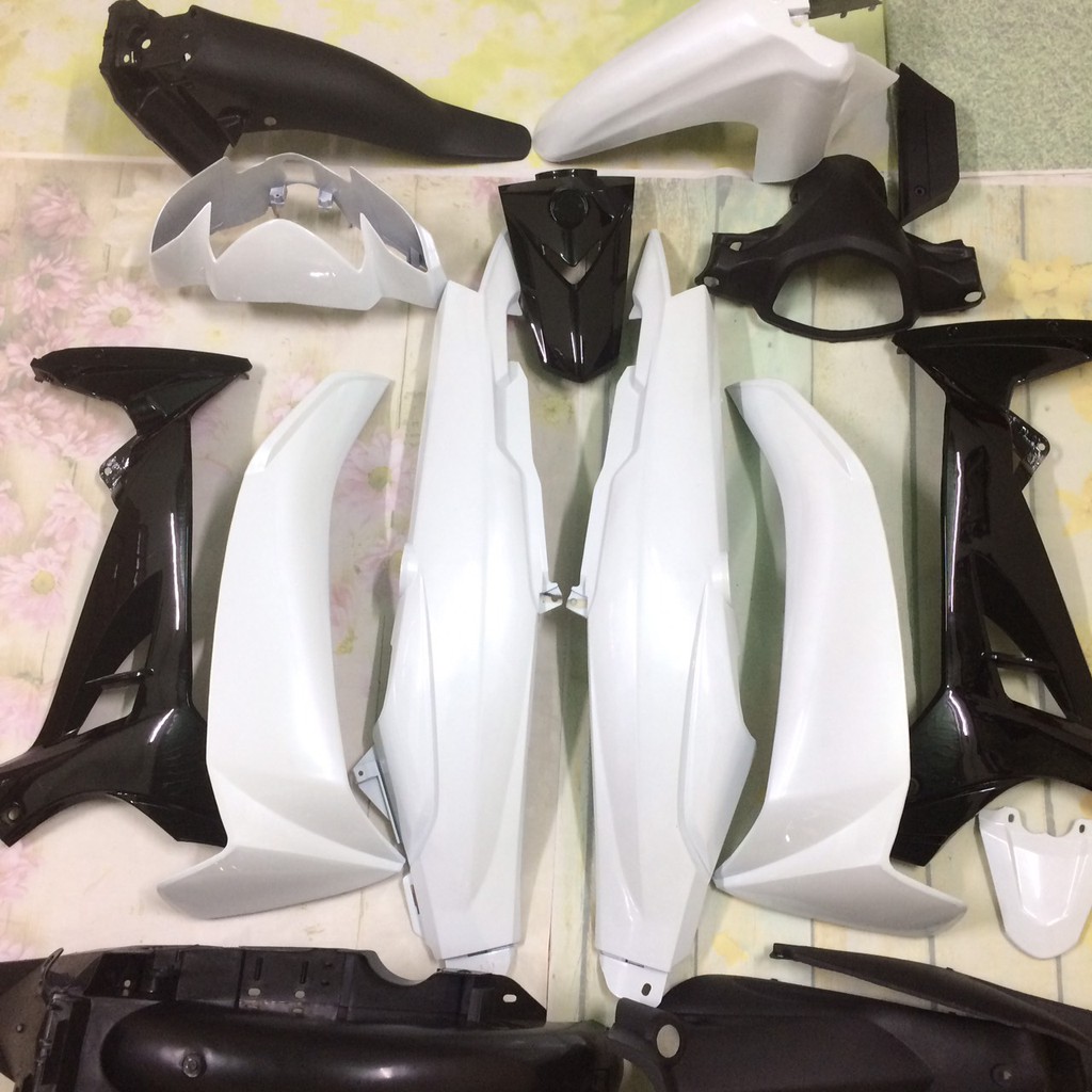 Dàn áo xe sirius màu Trắng ,vỏ nhựa xe sirius RC ,yamaha,nhựa ABS cao cấp TẶNG TEM