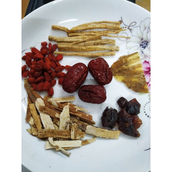 Canh tam bảo - bổ máu, điều hòa kinh nguyệt - Gói hầm canh thảo dược