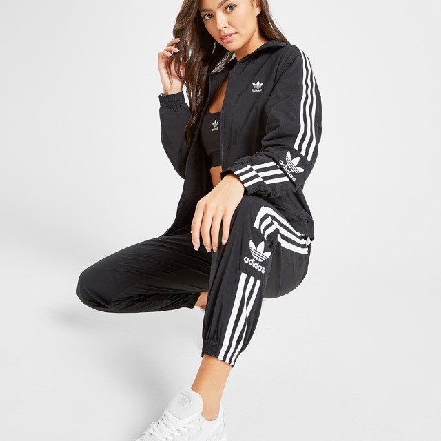 (HÀNG XUẤT XỊN) bộ gió đen nữ 2 lớp chất gió đẹp êm dáng chuẩn, Gió mềm co dãn nhẹ, xịn xò SIZE: S M L