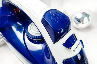 BÀN ỦI / BÀN LÀ HƠI NƯỚC LOCK&LOCK ENI146