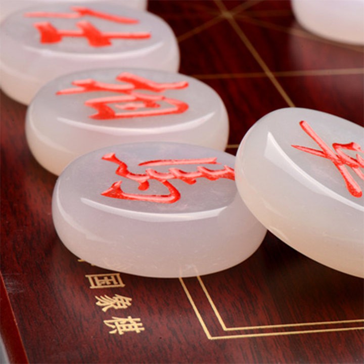 Cờ tướng đá mã não nâu cao cấp size 48mm kèm bàn cờ
