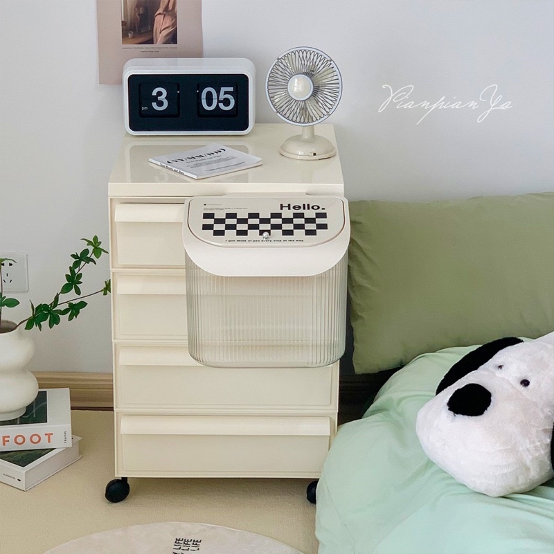 Thùng rác có nắp lật hoạ tiết bàn cờ treo tường để nhà bếp