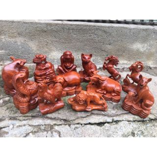 Bộ tượng điêu khắc 12 con giáp bằng gỗ hương