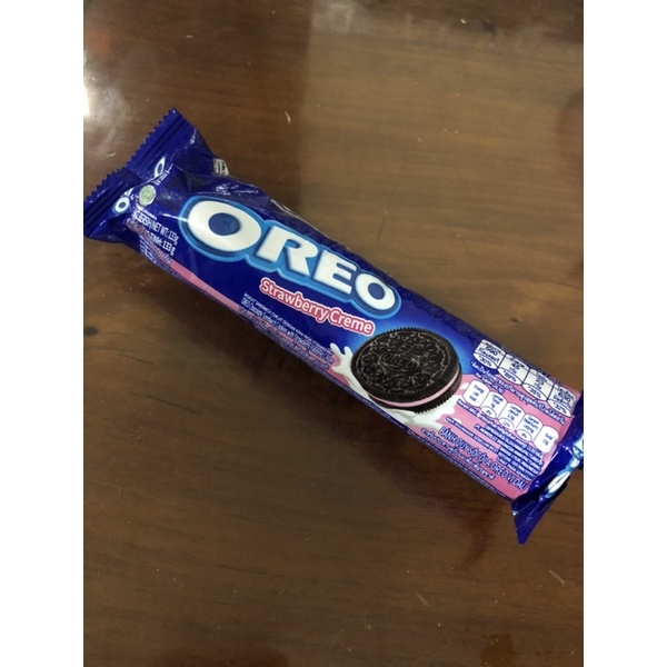 Bánh quy socola Oreo vị Vanilla gói 119,6g thơm ngon chuẩn vị