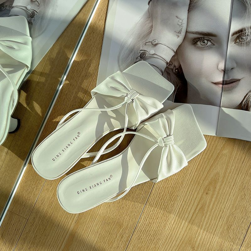 Dép cao gót mũi vuông cao 4 phân màu trắng mã GO05