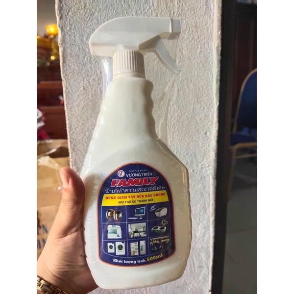 Xịt tẩy đa năng tẩy vết ố, dầu mỡ trên sàn nhà bếp ga