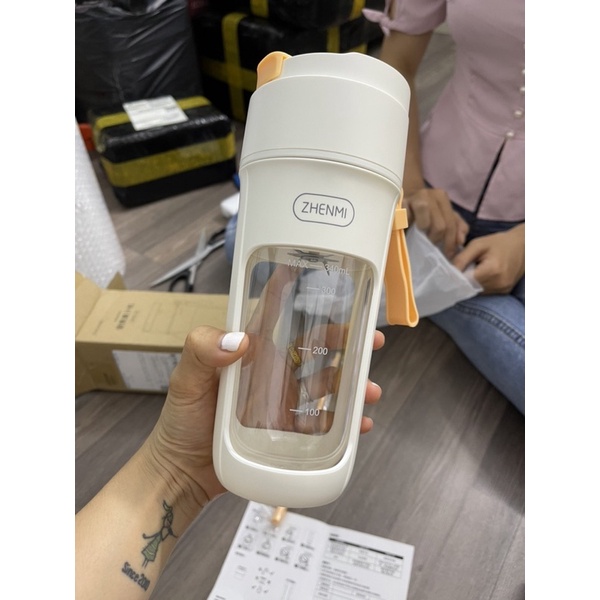 MÁY SINH TỐ CẦM TAY ZHENMI - SẠC PIN Cáo đeo nơ