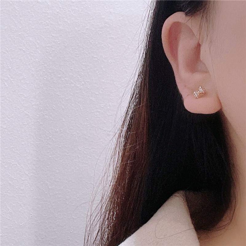 Bông Tai Mạ Bạc 925 Hình Cỏ Bốn Lá Chữ H Đơn Giản Xinh Xắn Cho Nữ
