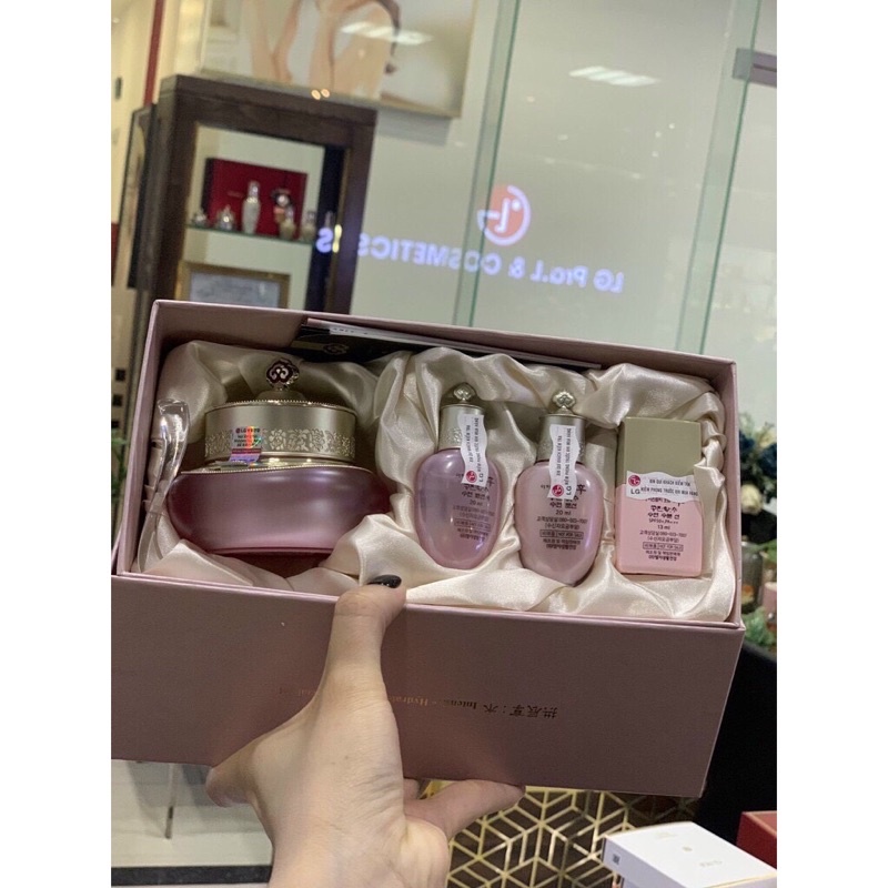 Set dưỡng cấp ẩm  Whoo GJH Soo Intensive Hydrating Cream set 4sp ᴘʜᴀɴᴅɪᴇᴍᴍʏ997 Ⓡ