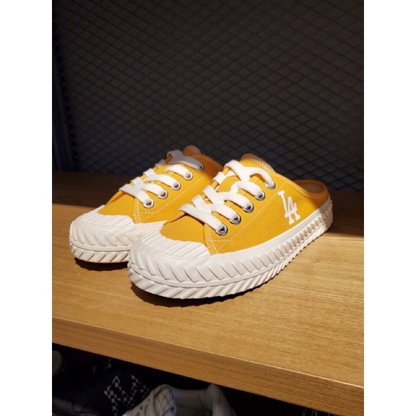 GIÀY MLB MULE VÀNG CHÍNH HÃNG