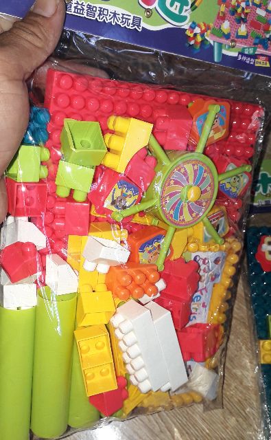 Sét lắp ráp mô hình trò chơi đu quay bằng nhựa rất đẹp