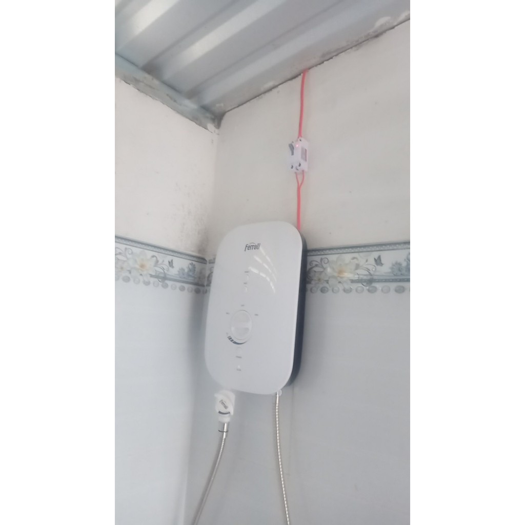 Bình nóng lạnh trực tiếp Ferroli DIVO SSN Kích thước (Rộng x Cao x Dài ) : 360x240x70 (mm)
