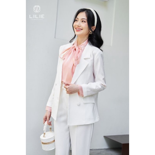 Set blazer 4 cúc bọc trắng dáng suông và quần âu cúc trước trắng