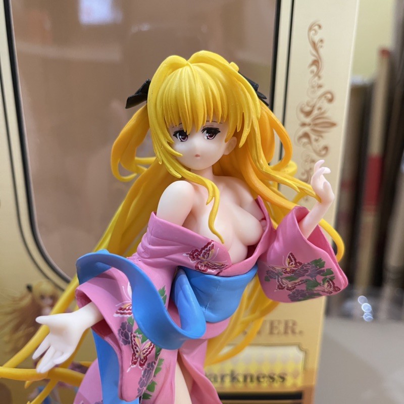 Mô hình figure nhân vật Golden Darkness