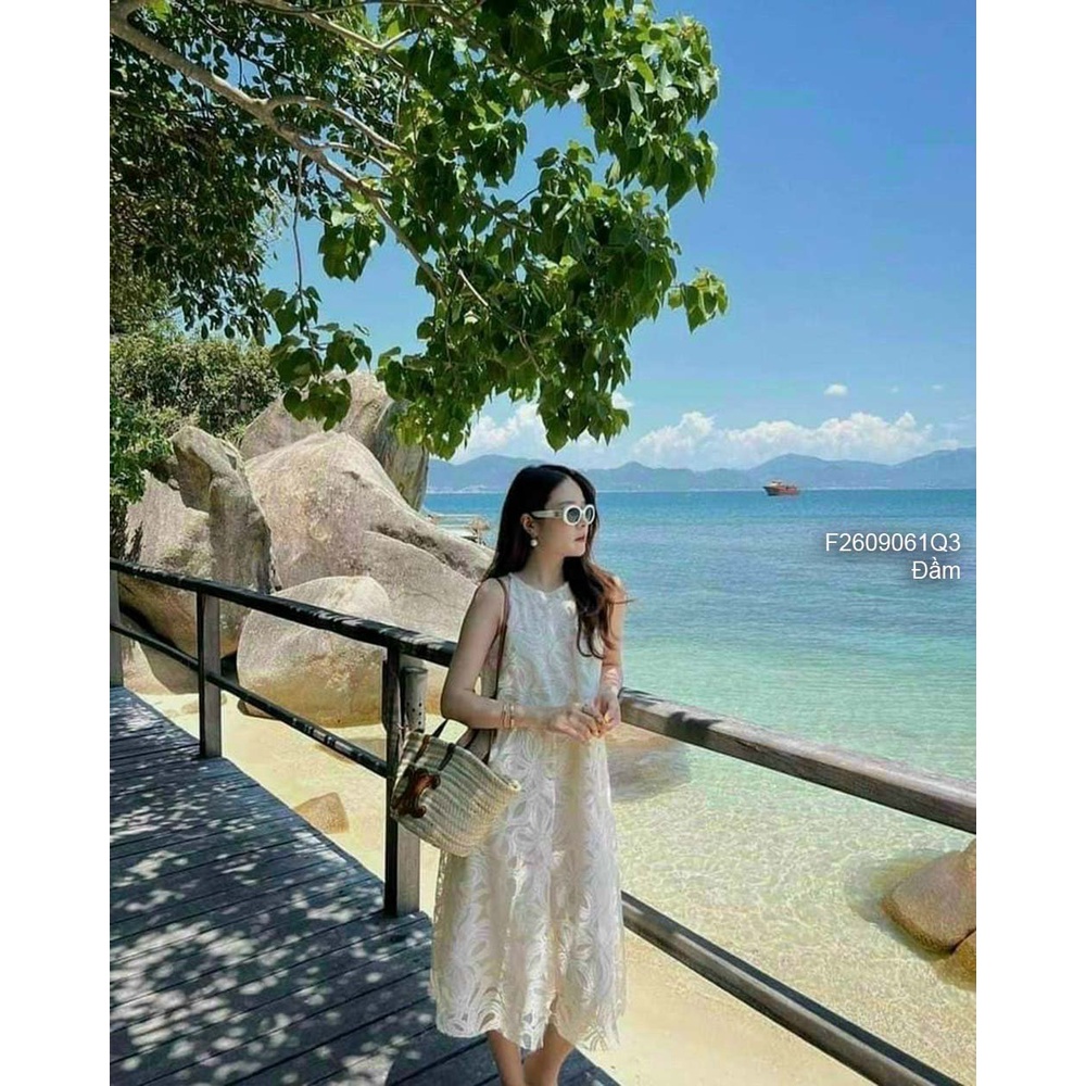 Đầm ren hoa dáng suông cổ yếm sát nách!