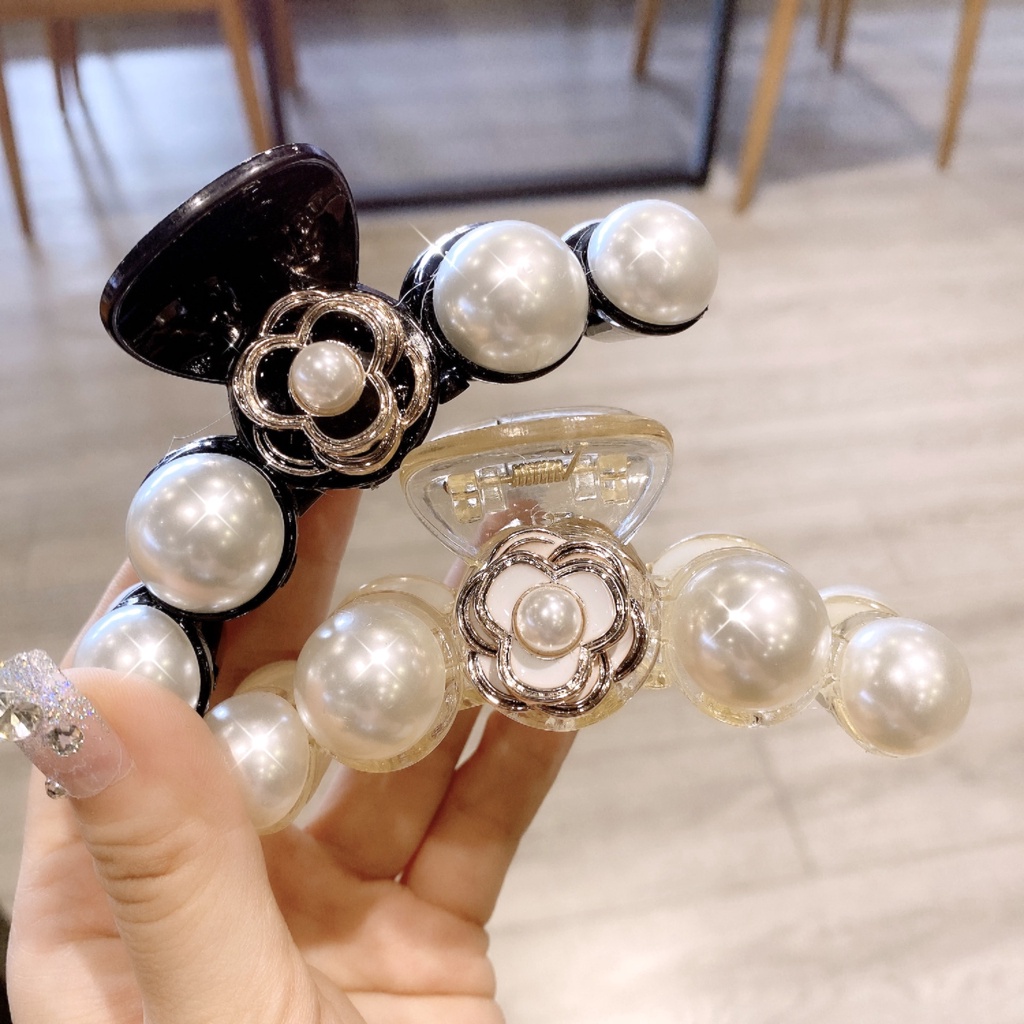 Kẹp tóc càng cua ngọc trai nhân tạo gắn hoa xinh xắn hot trend TB523