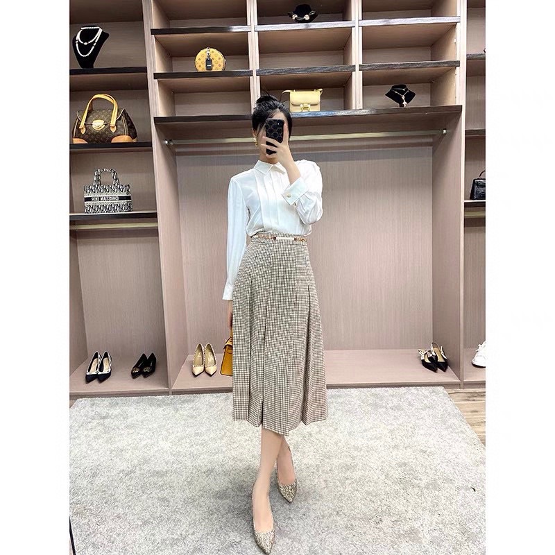 Chân váy midi dáng xoè xẻ cao hoạ tiết kẻ caro nhỏ thương hiệu thời trang cao cấp Gucci GC
