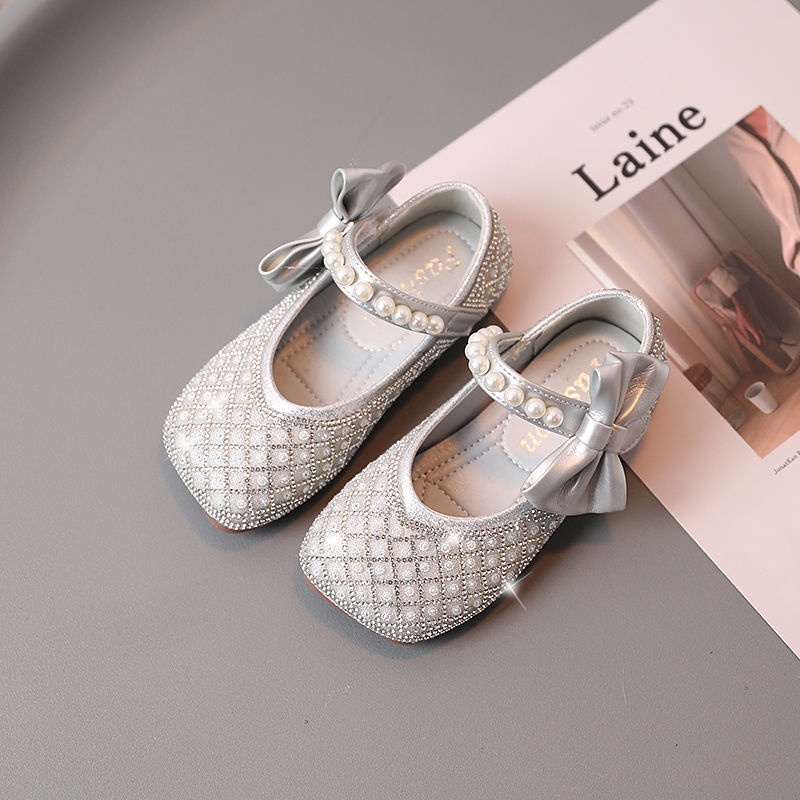 Giày bít mũi đính hạt cho bé gái 1 2 3 tuổi MINTSCLOSET Mint's Closet - GD8113