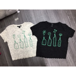 Áo Croptop F21 Cuốn Biên Lai Sóng In Lọ Hoa - 3424