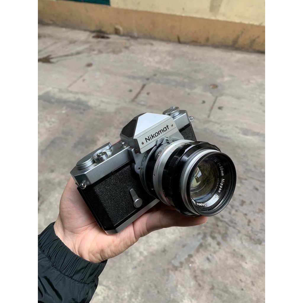Máy phim Nikomat và lens