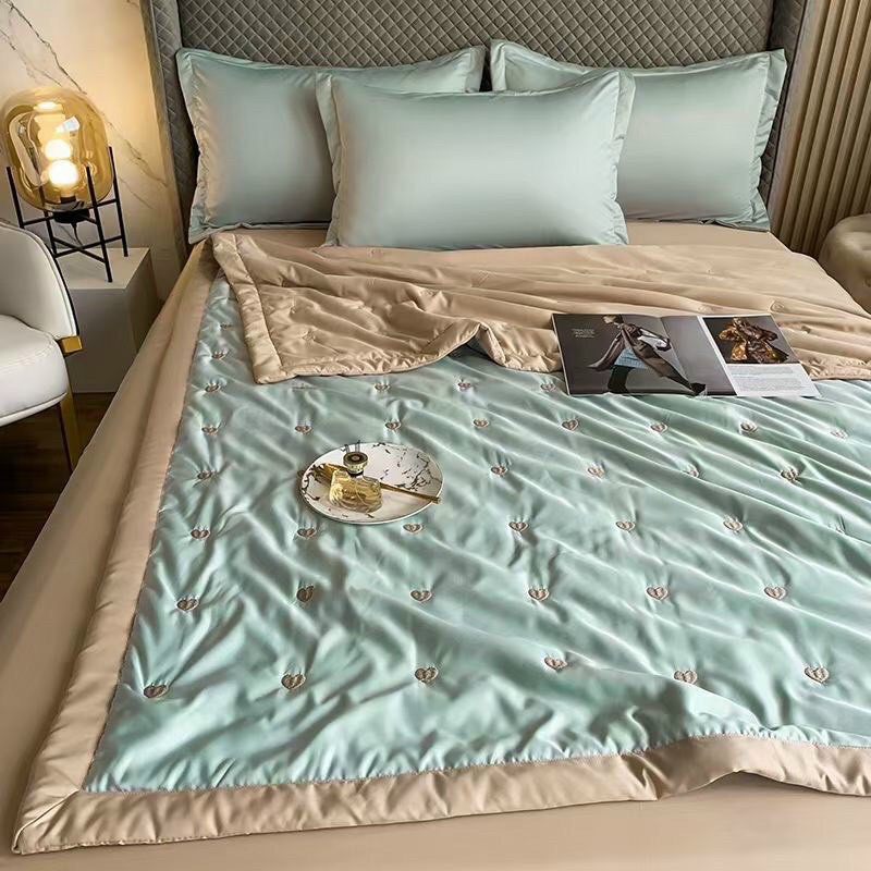 Chăn Lụa thêu tim siêu mềm mát, đáng yêu nhập khẩu loại 1