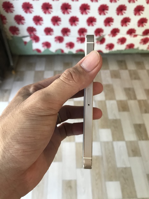 Iphone 5s màu vàng